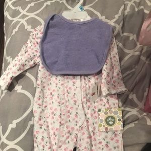 Baby onesie and bib